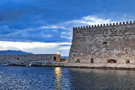 Despina'S Luxury Apt Downtown Heraklion  Bagian luar foto