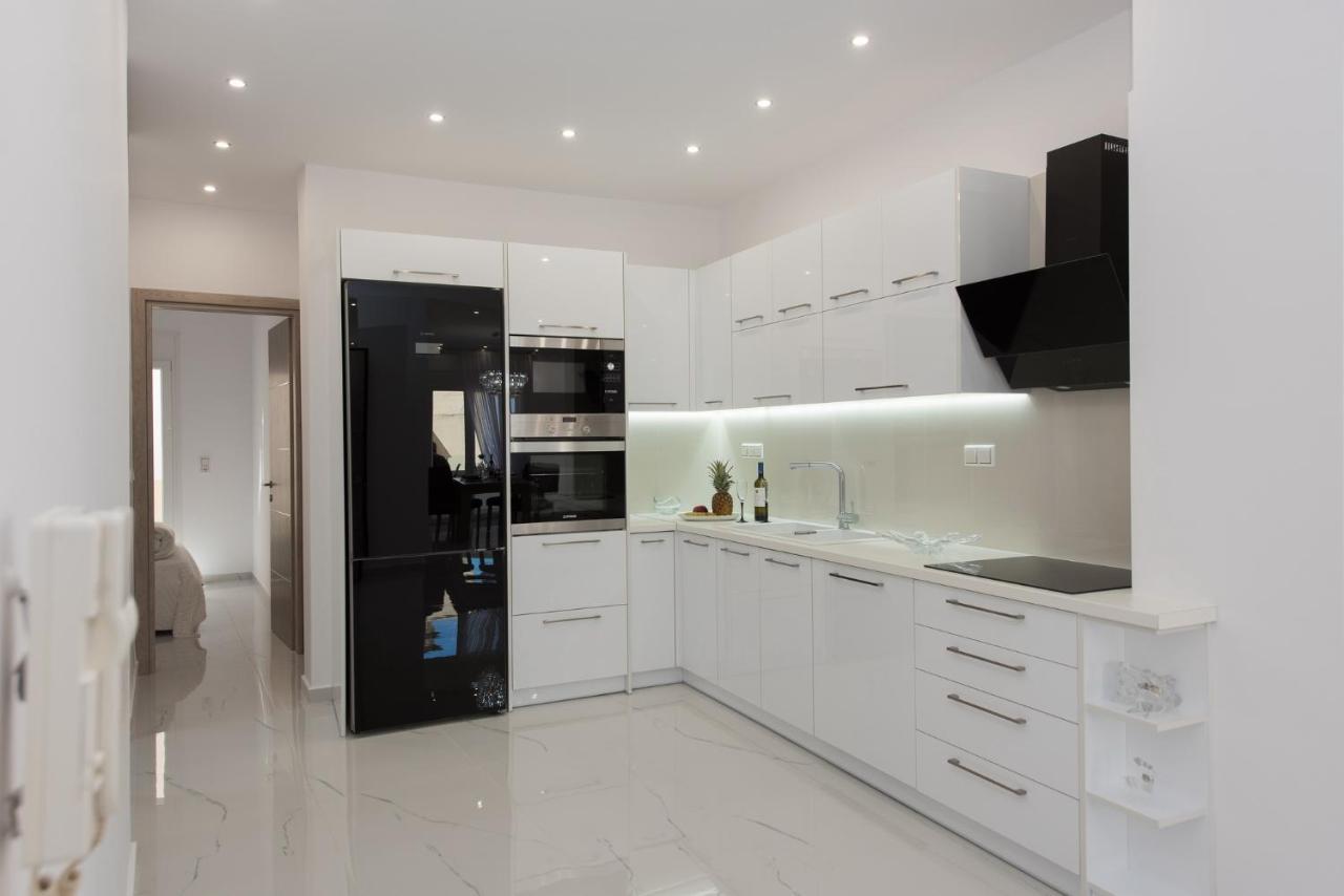 Despina'S Luxury Apt Downtown Heraklion  Bagian luar foto