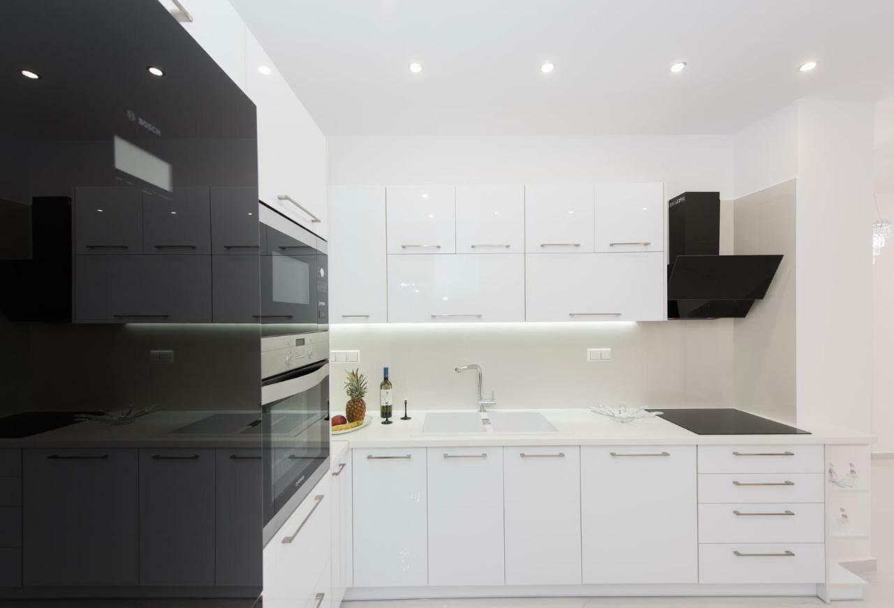 Despina'S Luxury Apt Downtown Heraklion  Bagian luar foto