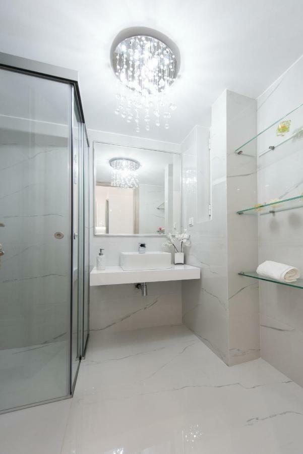 Despina'S Luxury Apt Downtown Heraklion  Bagian luar foto